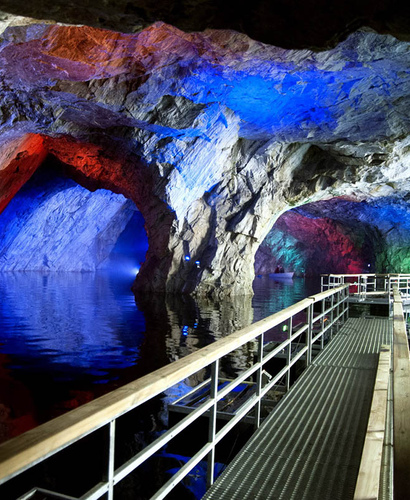 Экскурсия «Подземный космос» по пещерам Рускеалы к подземному озеру